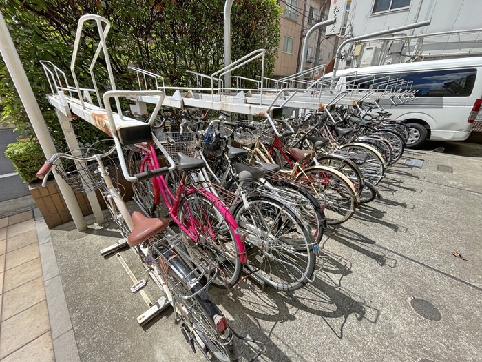 物件外観写真4　(駐輪場)