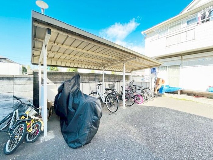 物件外観写真5　(駐輪場)