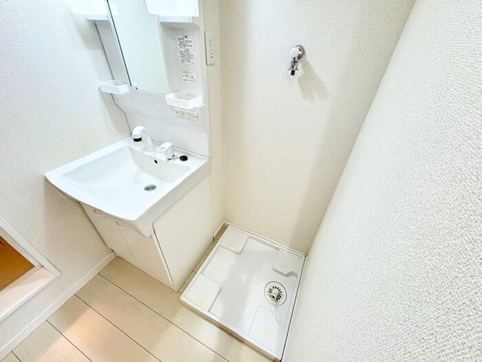 物件内観写真12　(洗濯機置場)