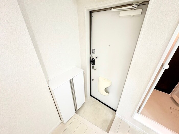 物件内観写真16　(玄関)