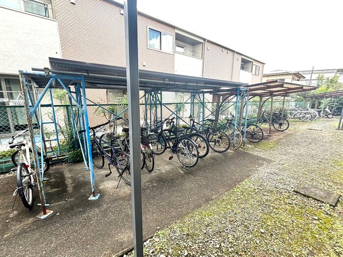 物件外観写真5　(駐輪場)