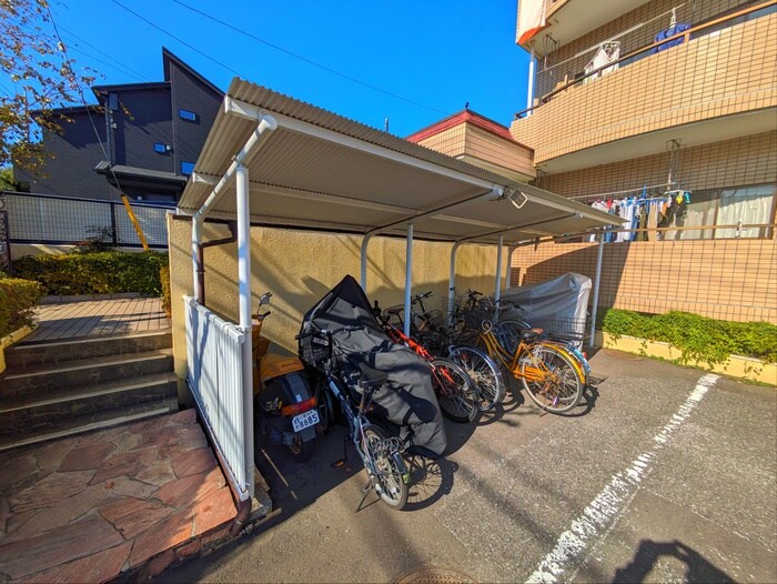 物件外観写真6　(駐輪場)