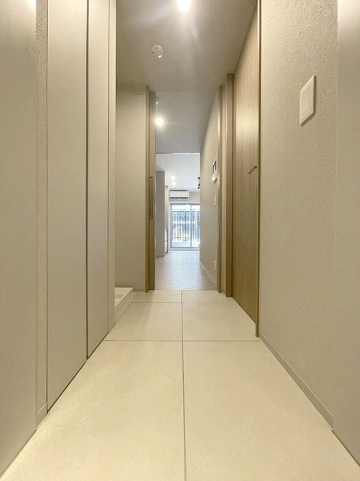 物件内観写真7　(玄関)