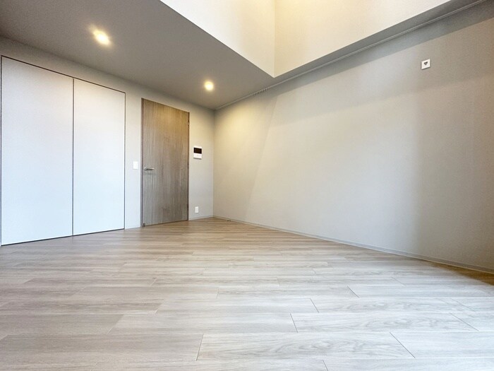 物件内観写真8　(室内からの展望)