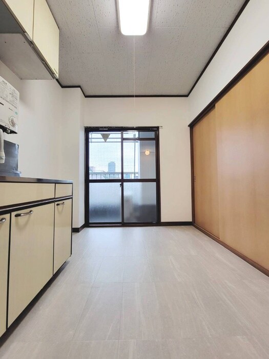 物件内観写真8　(居室)