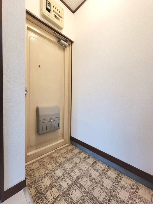 物件内観写真14　(玄関)