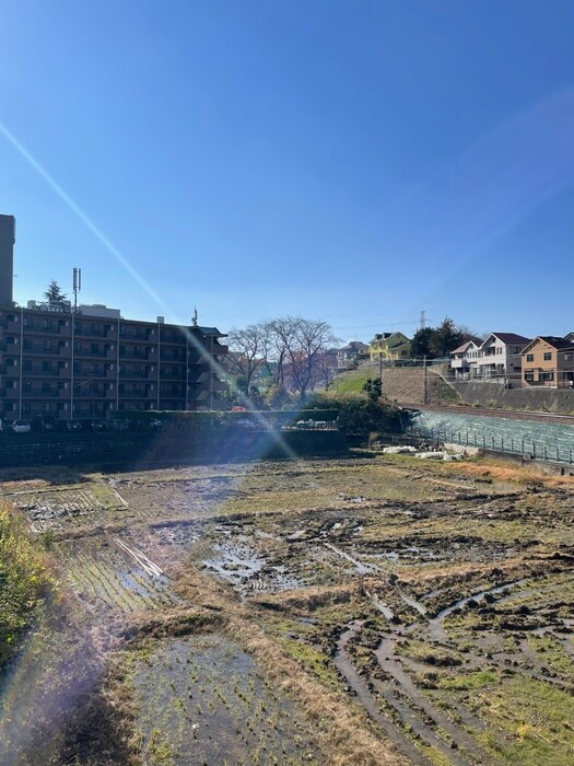 物件内観写真16　(室内からの展望)