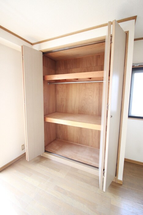 物件内観写真12　(収納)