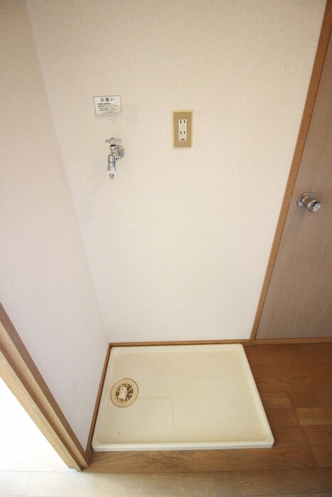 物件内観写真17　(洗濯機置場)