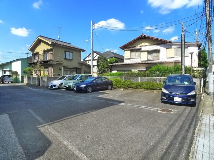 物件外観写真5　(駐車場)