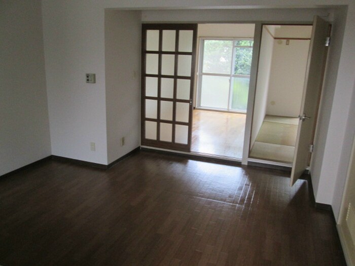 物件内観写真8　(居室)