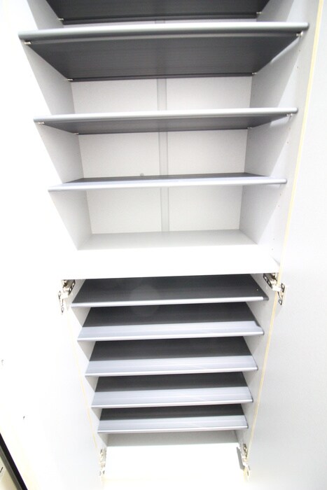 物件内観写真15　(靴箱)