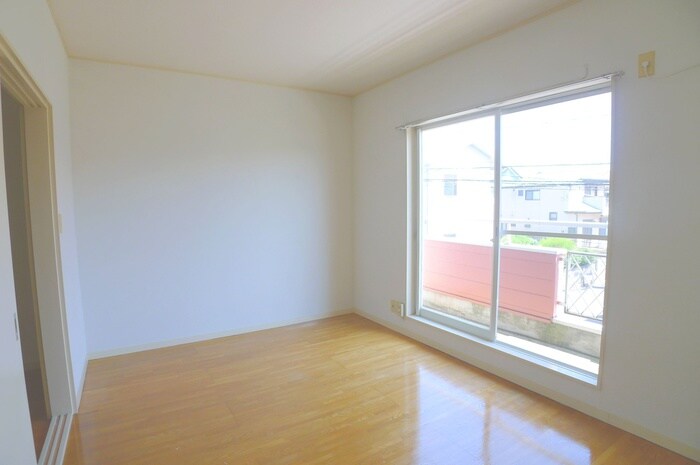 物件内観写真4　(居室)