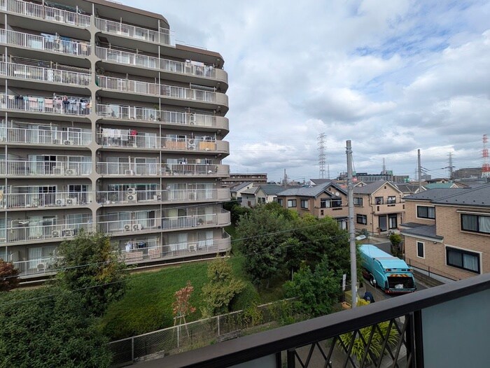 物件内観写真17　(室内からの展望)