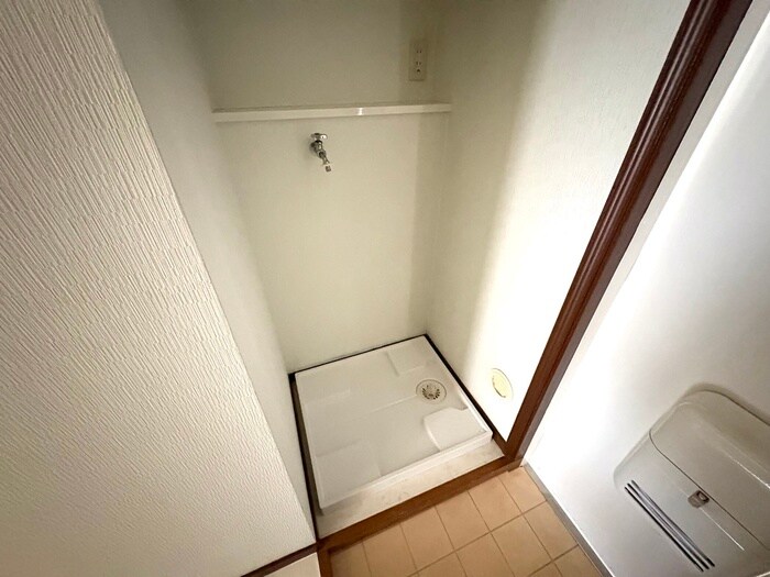 物件内観写真14　(洗濯機置場)