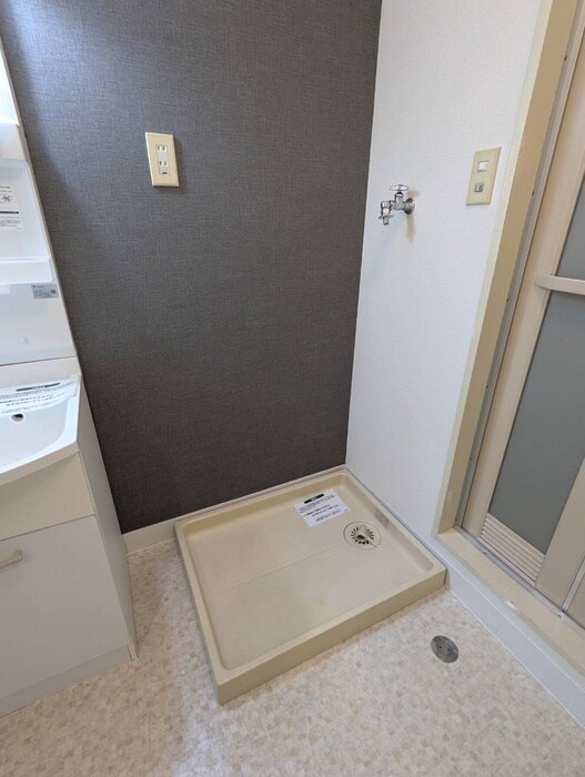 物件内観写真16　(洗濯機置場)