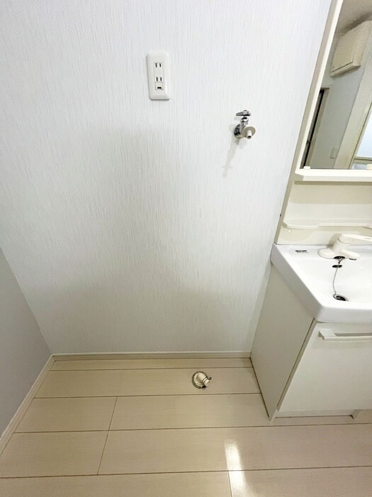 物件内観写真12　(洗濯機置場)