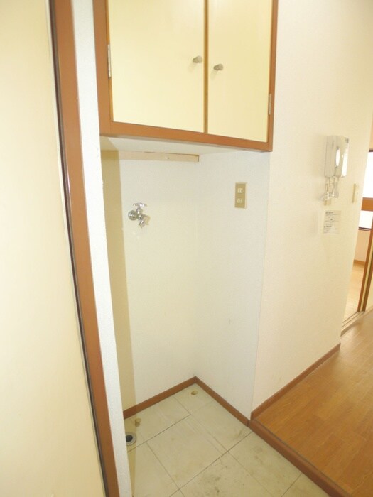 物件内観写真17　(洗濯機置場)