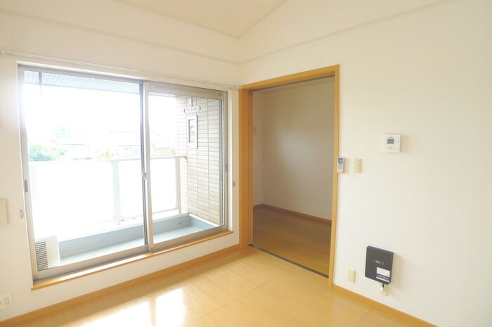 物件内観写真9　(居室)