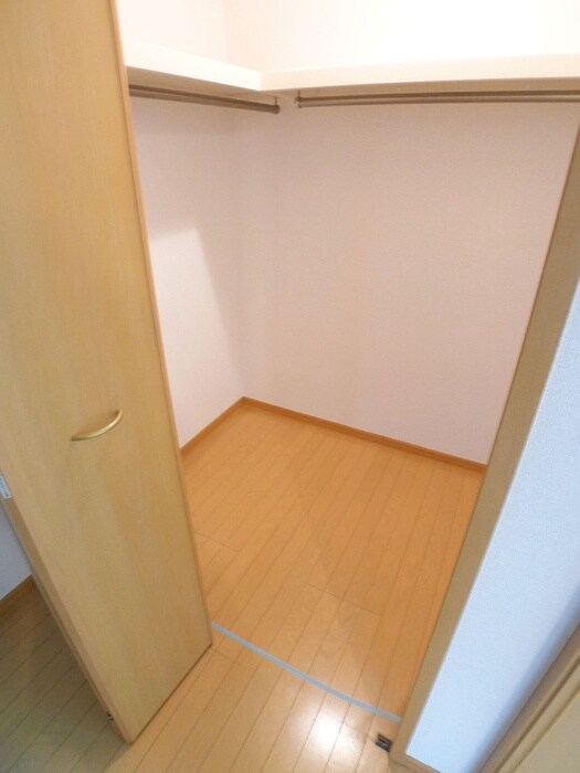 物件内観写真12　(収納)