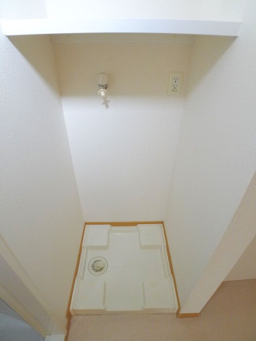 物件内観写真17　(洗濯機置場)