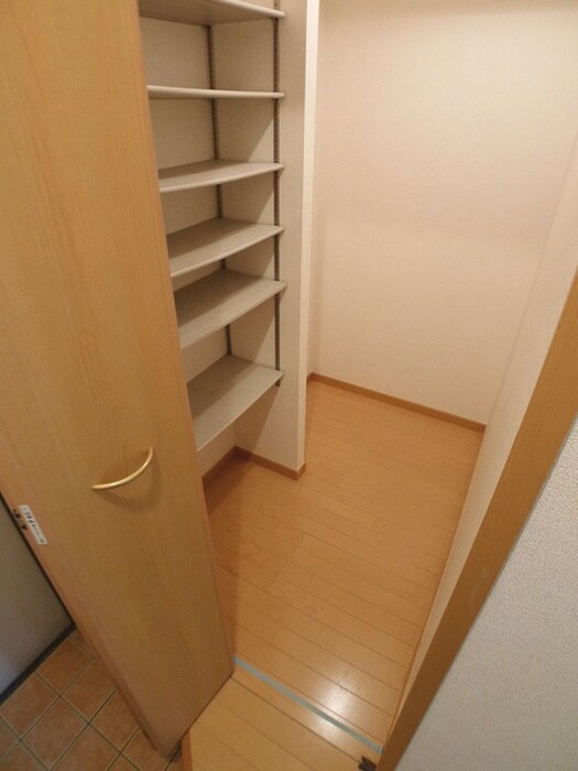 物件内観写真18　(靴箱)