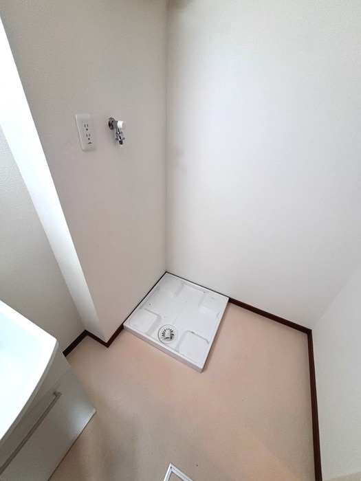 物件内観写真15　(洗濯機置場)