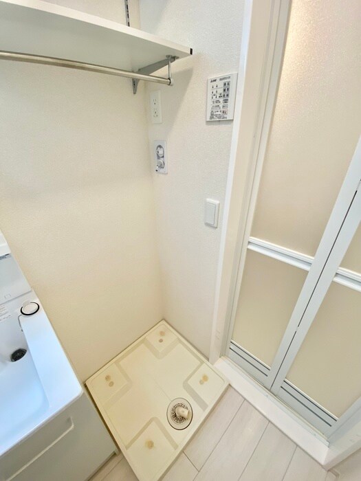 物件内観写真15　(洗濯機置場)