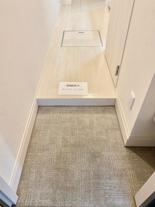 物件内観写真17　(玄関)