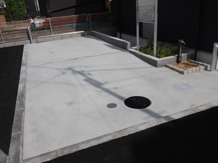 物件外観写真3　(駐輪場)