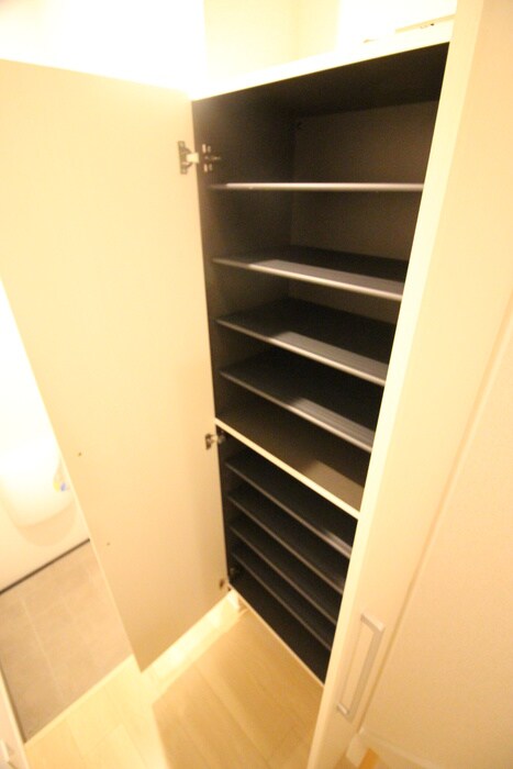 物件内観写真18　(靴箱)