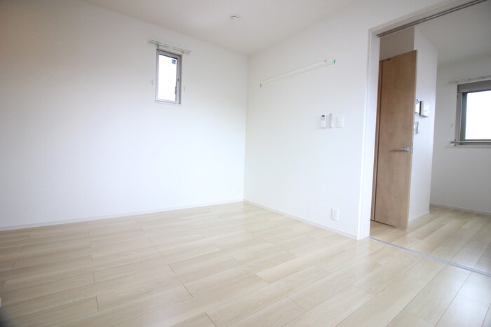 物件内観写真21　(居室)