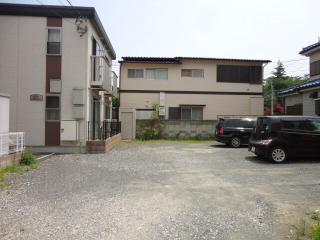 物件外観写真2　(駐車場)