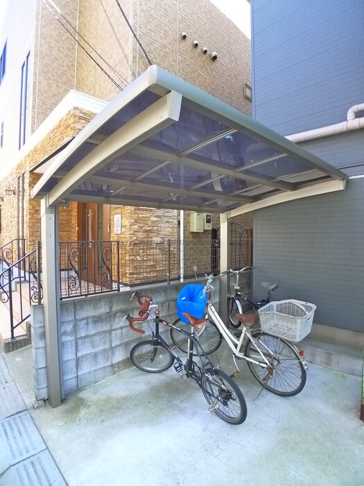 物件外観写真5　(駐輪場)