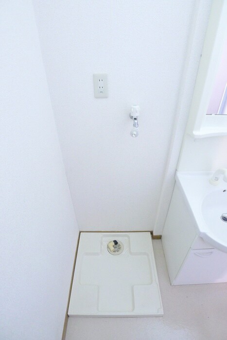 物件内観写真15　(洗濯機置場)