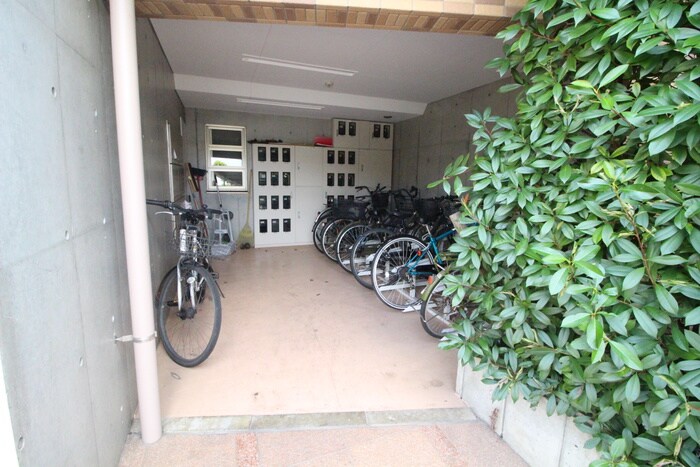 物件外観写真5　(駐輪場)