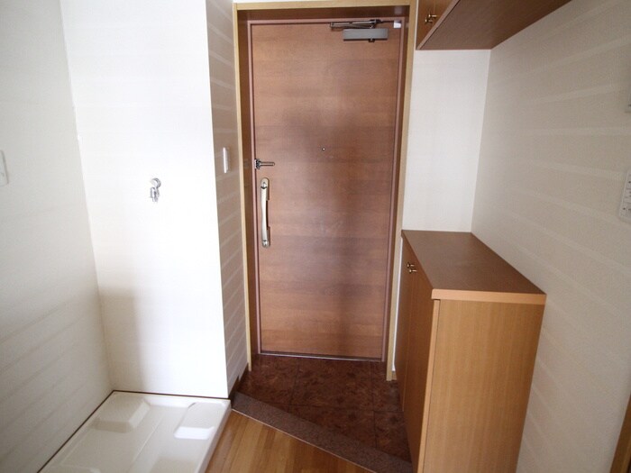 物件内観写真15　(玄関)