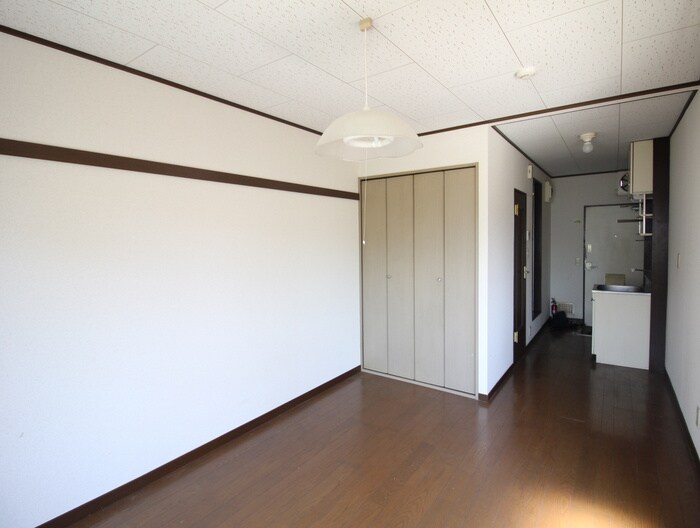 物件内観写真8　(居室)