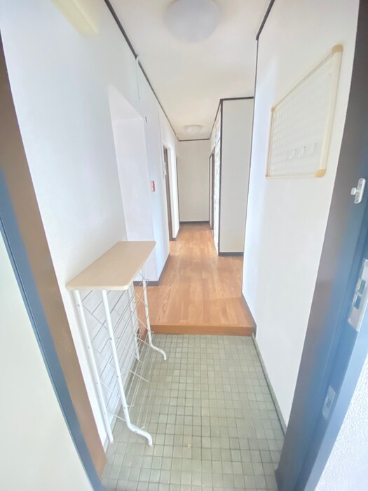 物件内観写真7　(玄関)