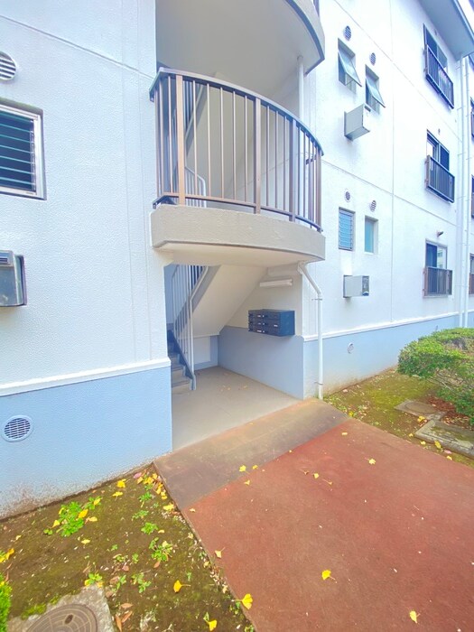 物件外観写真4　(エントランス部分)