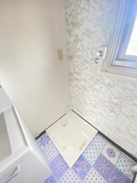 物件内観写真10　(洗濯機置場)