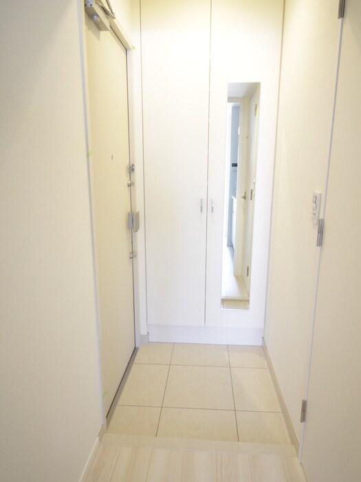 物件内観写真12　(玄関)