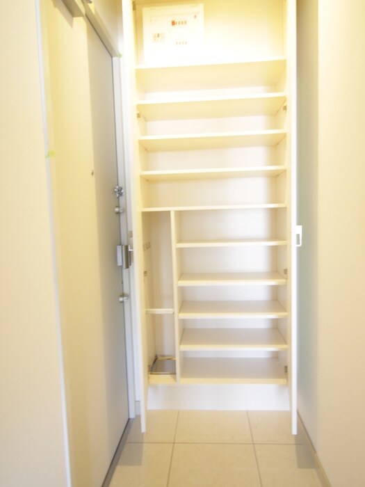 物件内観写真13　(靴箱)