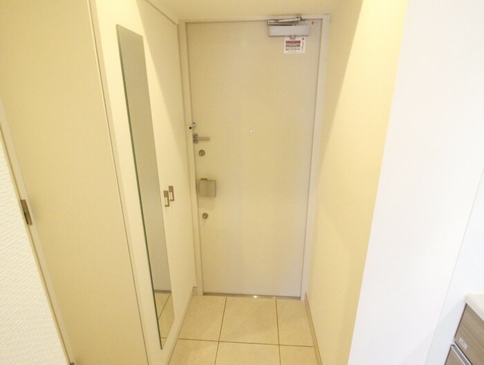 物件内観写真14　(玄関)