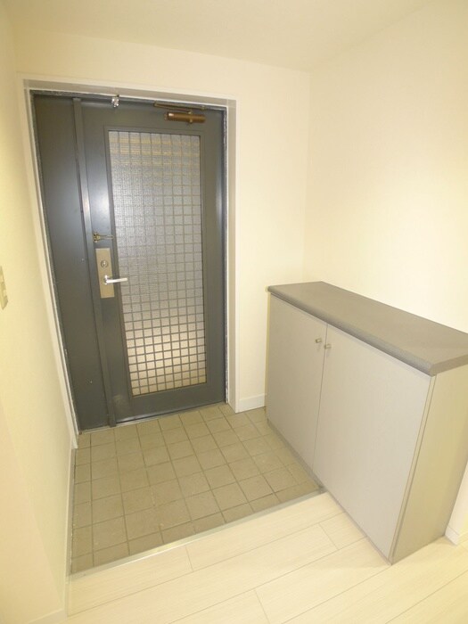 物件内観写真16　(玄関)