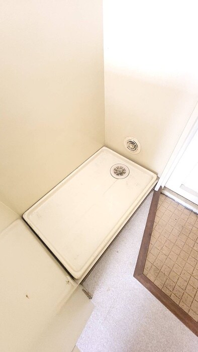 物件内観写真10　(洗濯機置場)