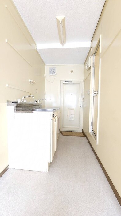 物件内観写真11　(廊下)