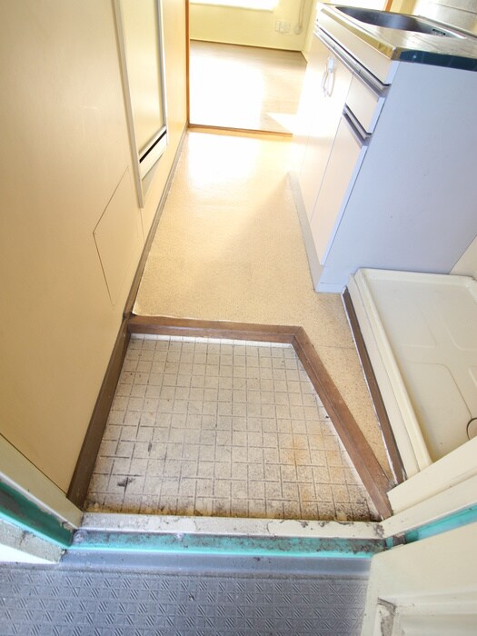 物件内観写真11　(玄関)