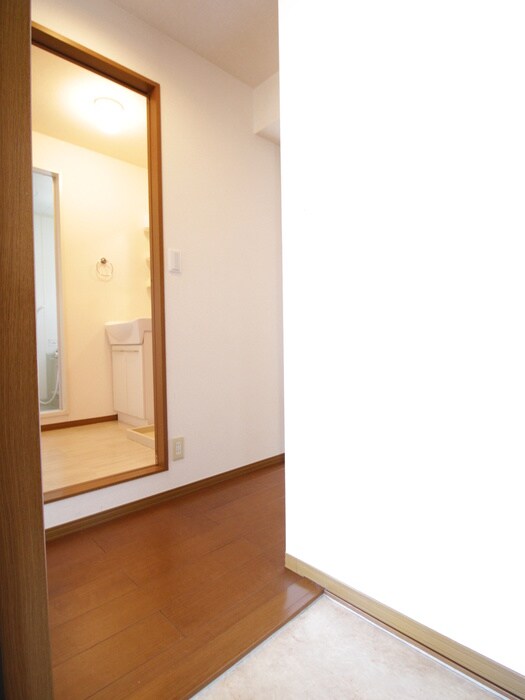 物件内観写真9　(玄関)