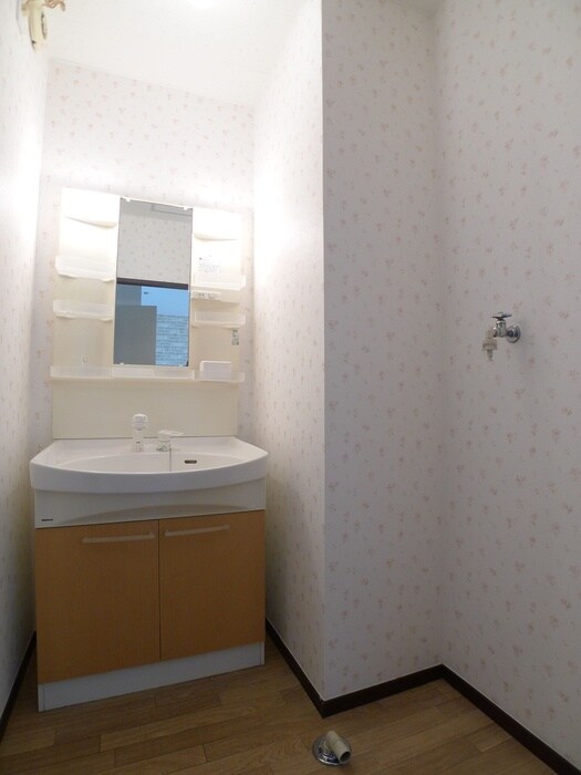 物件内観写真15　(洗濯機置場)